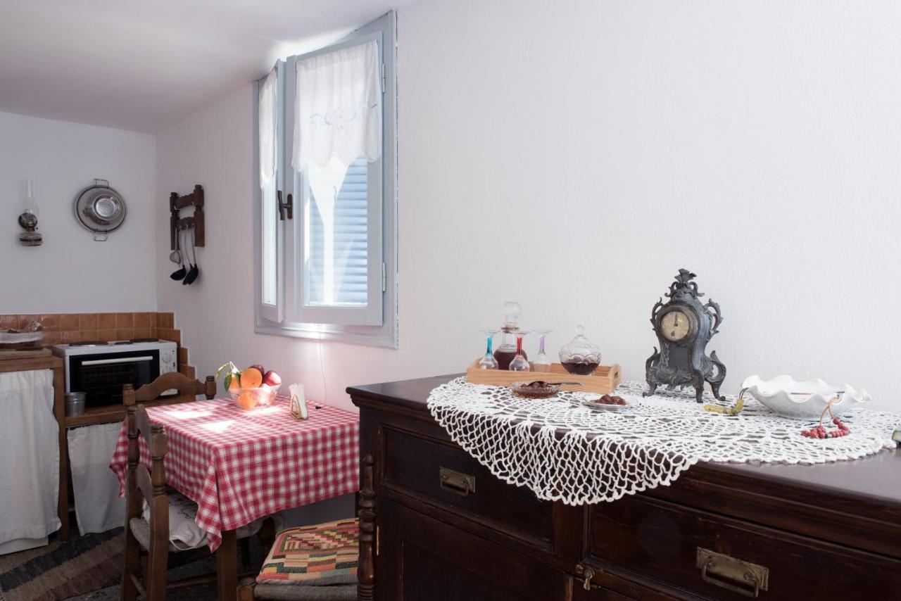 Calderimi Traditional Houses Фира Екстериор снимка
